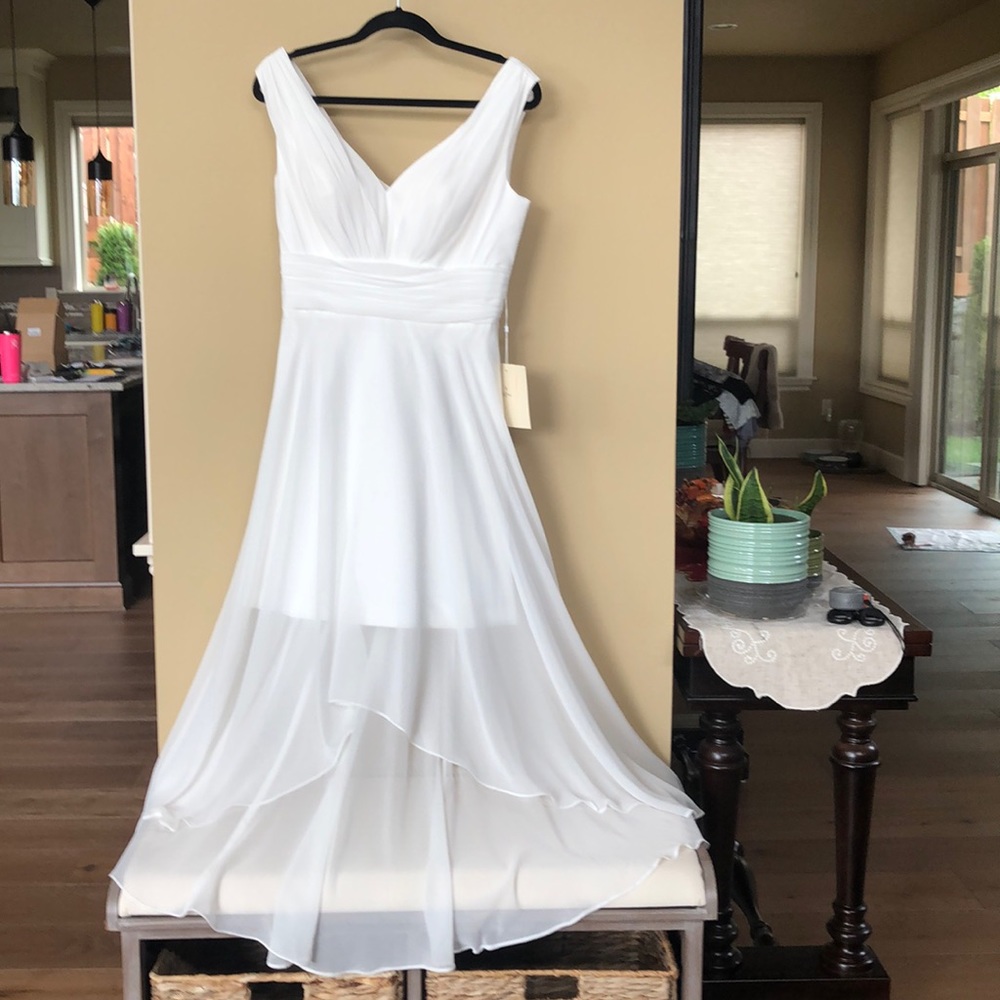 NWT Ivory high-low hem bridal dress